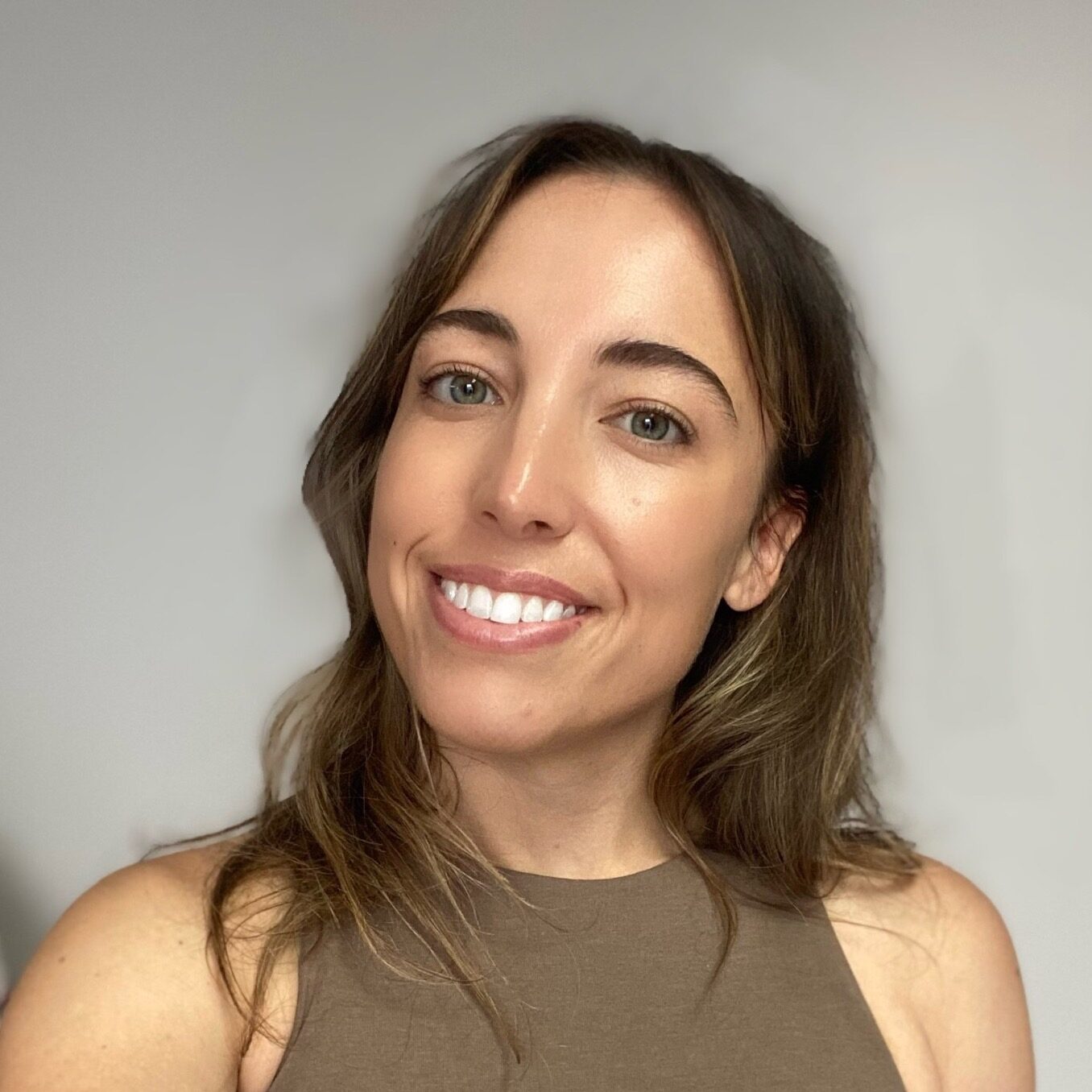 alisha headshot 2022 square